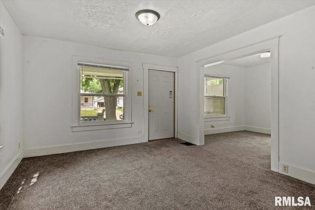 2516 S 10TH Street, Springfield, IL 62703