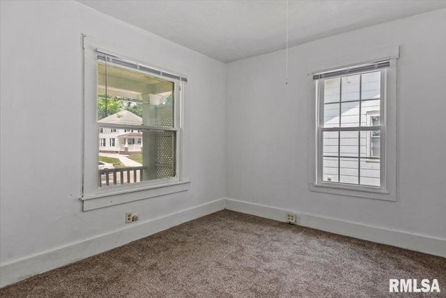 2516 S 10TH Street, Springfield, IL 62703