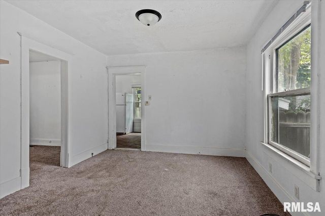 2516 S 10TH Street, Springfield, IL 62703
