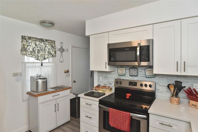1527 STEWART DRIVE 115, Sarasota, FL 34232