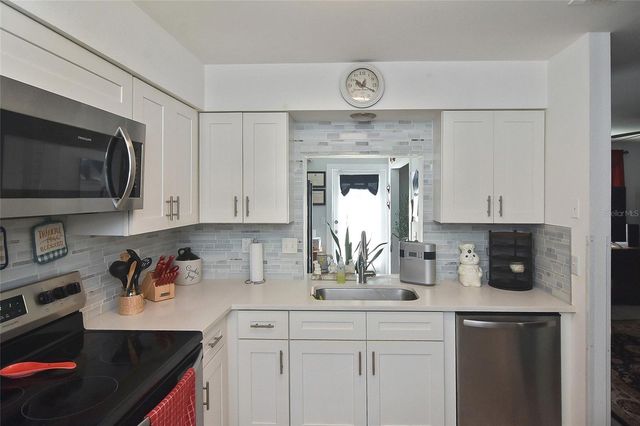 1527 STEWART DRIVE 115, Sarasota, FL 34232