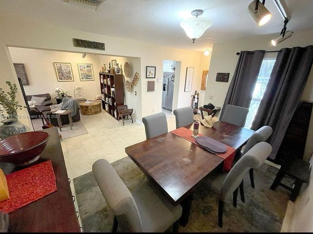 3161 Day Ave, Miami, FL 33133