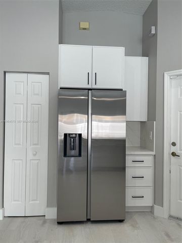 1748 SW 108th Way 1748, Davie, FL 33324