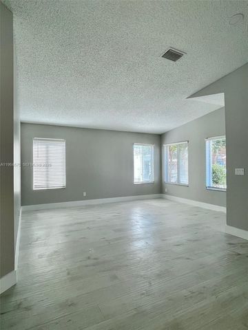 1748 SW 108th Way 1748, Davie, FL 33324