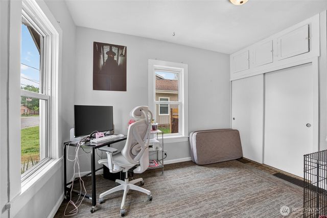 1203 W Main St, Centralia, WA 98531