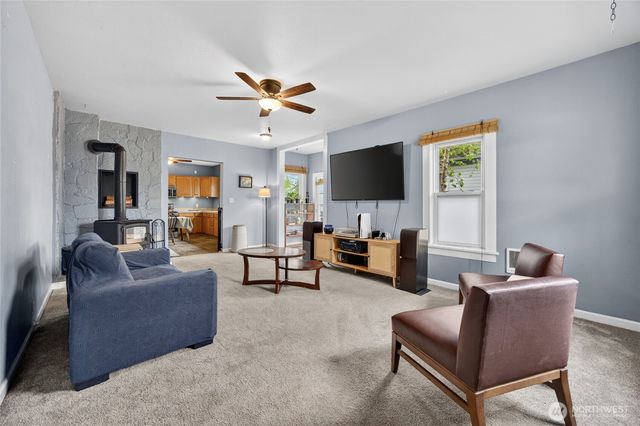 1203 W Main St, Centralia, WA 98531