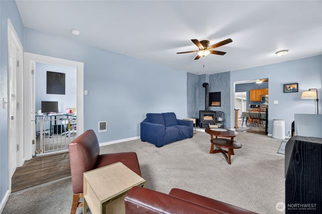 1203 W Main St, Centralia, WA 98531