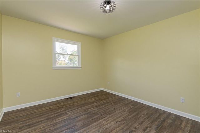 1107 Harvest Drive, Thomasville, NC 27360