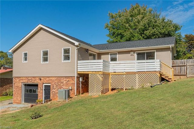 1107 Harvest Drive, Thomasville, NC 27360