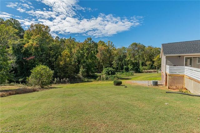 1107 Harvest Drive, Thomasville, NC 27360
