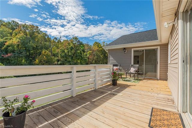 1107 Harvest Drive, Thomasville, NC 27360