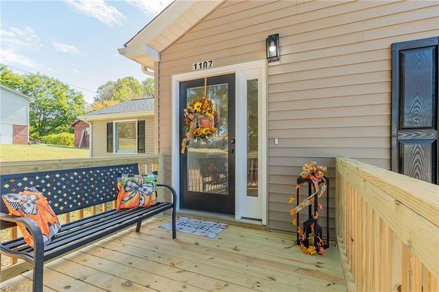 1107 Harvest Drive, Thomasville, NC 27360
