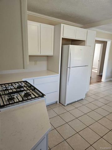 284 E Sternberg Road, Norton Shores, MI 49441