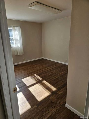 284 E Sternberg Road, Norton Shores, MI 49441