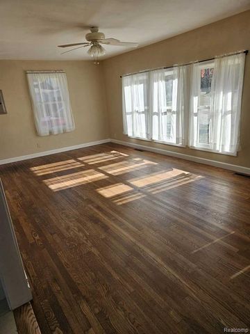 284 E Sternberg Road, Norton Shores, MI 49441