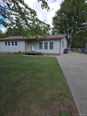 284 E Sternberg Road, Norton Shores, MI 49441