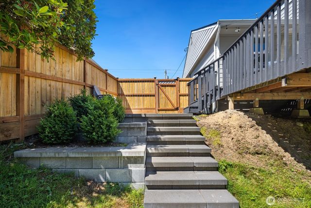5011 Seahurst Avenue, Everett, WA 98203