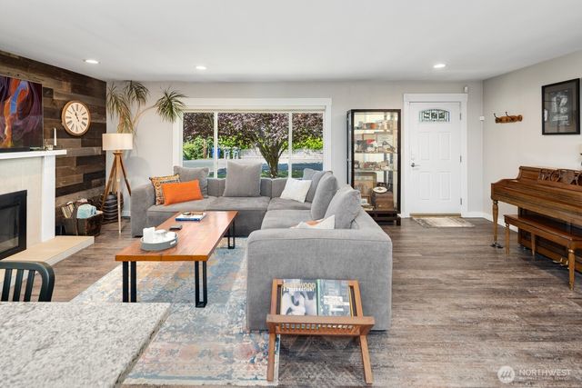 5011 Seahurst Avenue, Everett, WA 98203