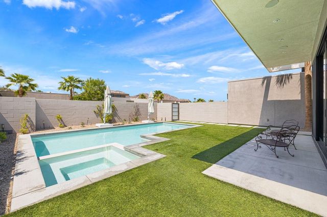 57812 Santo Thomas, La Quinta, CA 92253