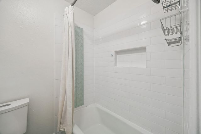 2003 Round Lake Drive, Houston, TX 77077