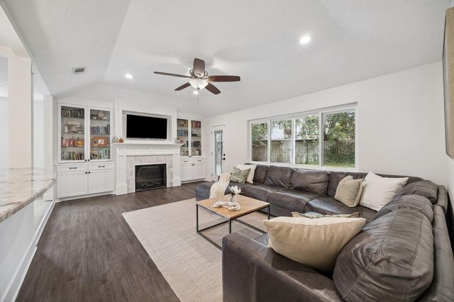 2003 Round Lake Drive, Houston, TX 77077