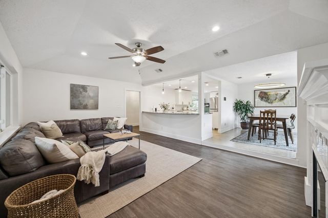 2003 Round Lake Drive, Houston, TX 77077