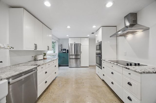 2003 Round Lake Drive, Houston, TX 77077