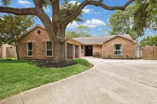 2003 Round Lake Drive, Houston, TX 77077