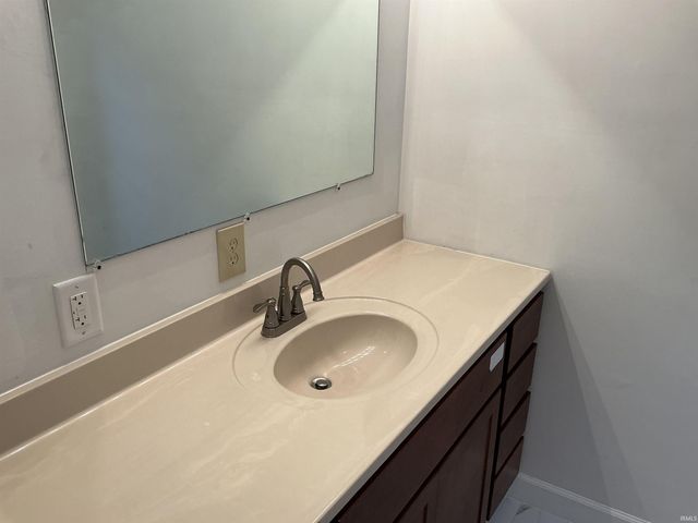 523 Alice Street, Mishawaka, IN 46545