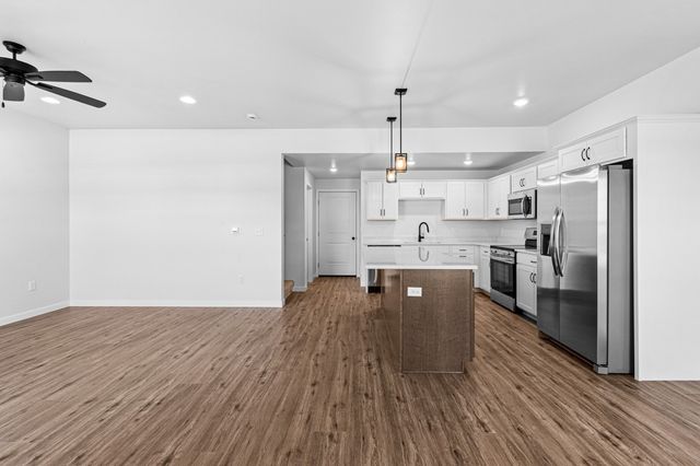 2305 Water Tower Pl, North Liberty, IA 52317