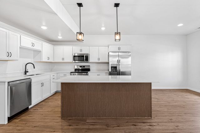 2305 Water Tower Pl, North Liberty, IA 52317