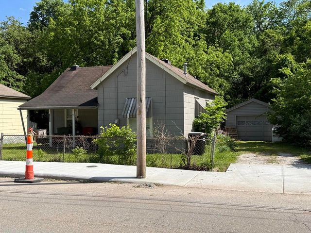 1030 W Nichols Street, Springfield, MO 65802