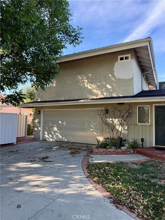 20407 Strathern 20409, Winnetka, CA 91306