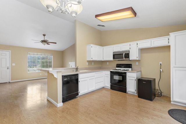 3625 Black Eagle Dr, Antelope, CA 95843