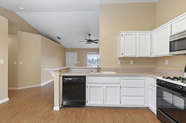 3625 Black Eagle Dr, Antelope, CA 95843