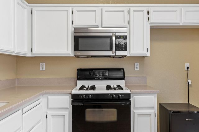 3625 Black Eagle Dr, Antelope, CA 95843