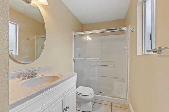 3625 Black Eagle Dr, Antelope, CA 95843