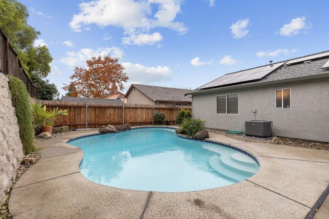 3625 Black Eagle Dr, Antelope, CA 95843