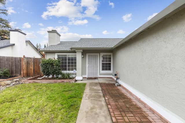 3625 Black Eagle Dr, Antelope, CA 95843