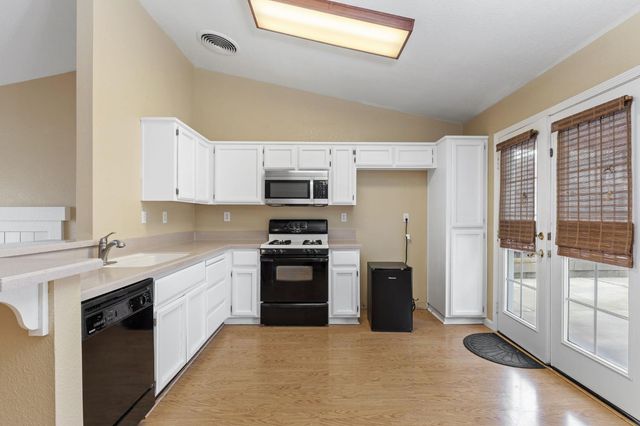 3625 Black Eagle Dr, Antelope, CA 95843