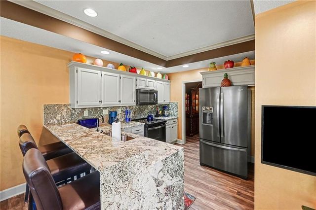 4005 SW Homestead Drive, Lee's Summit, MO 64082