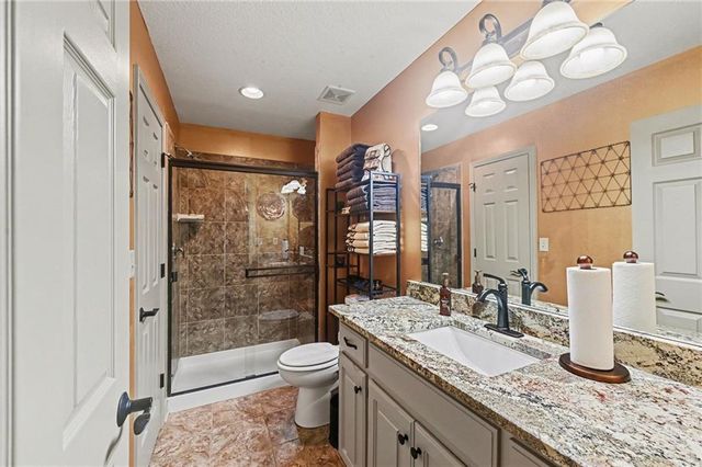 4005 SW Homestead Drive, Lee's Summit, MO 64082