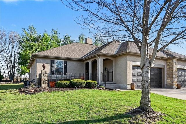 4005 SW Homestead Drive, Lee's Summit, MO 64082