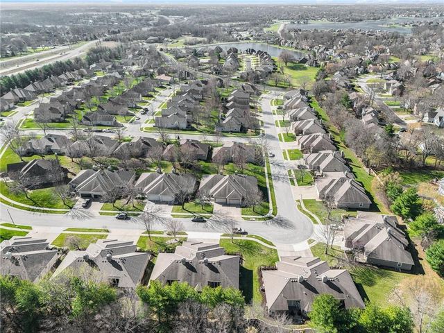 4005 SW Homestead Drive, Lee's Summit, MO 64082