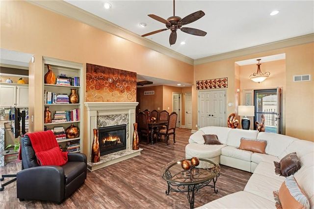 4005 SW Homestead Drive, Lee's Summit, MO 64082