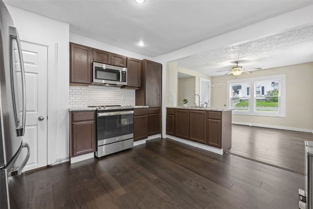 1298 14th Avenue, Marion, IA 52302