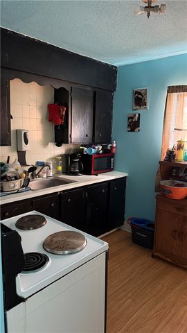 291 Liberty St, Sharon, PA 16146