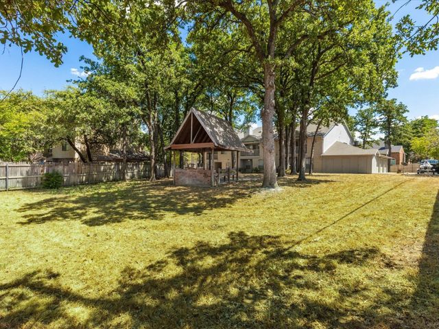 1501 Cedar Elm Drive 101, Euless, TX 76039