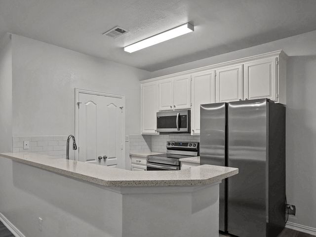 1501 Cedar Elm Drive 101, Euless, TX 76039