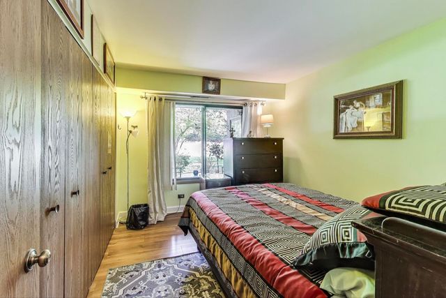 1356 N Sterling Avenue 102, Palatine, IL 60067